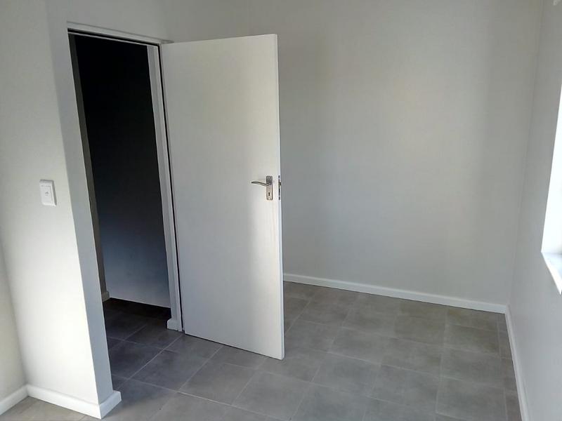 To Let 2 Bedroom Property for Rent in Rivergate Western Cape